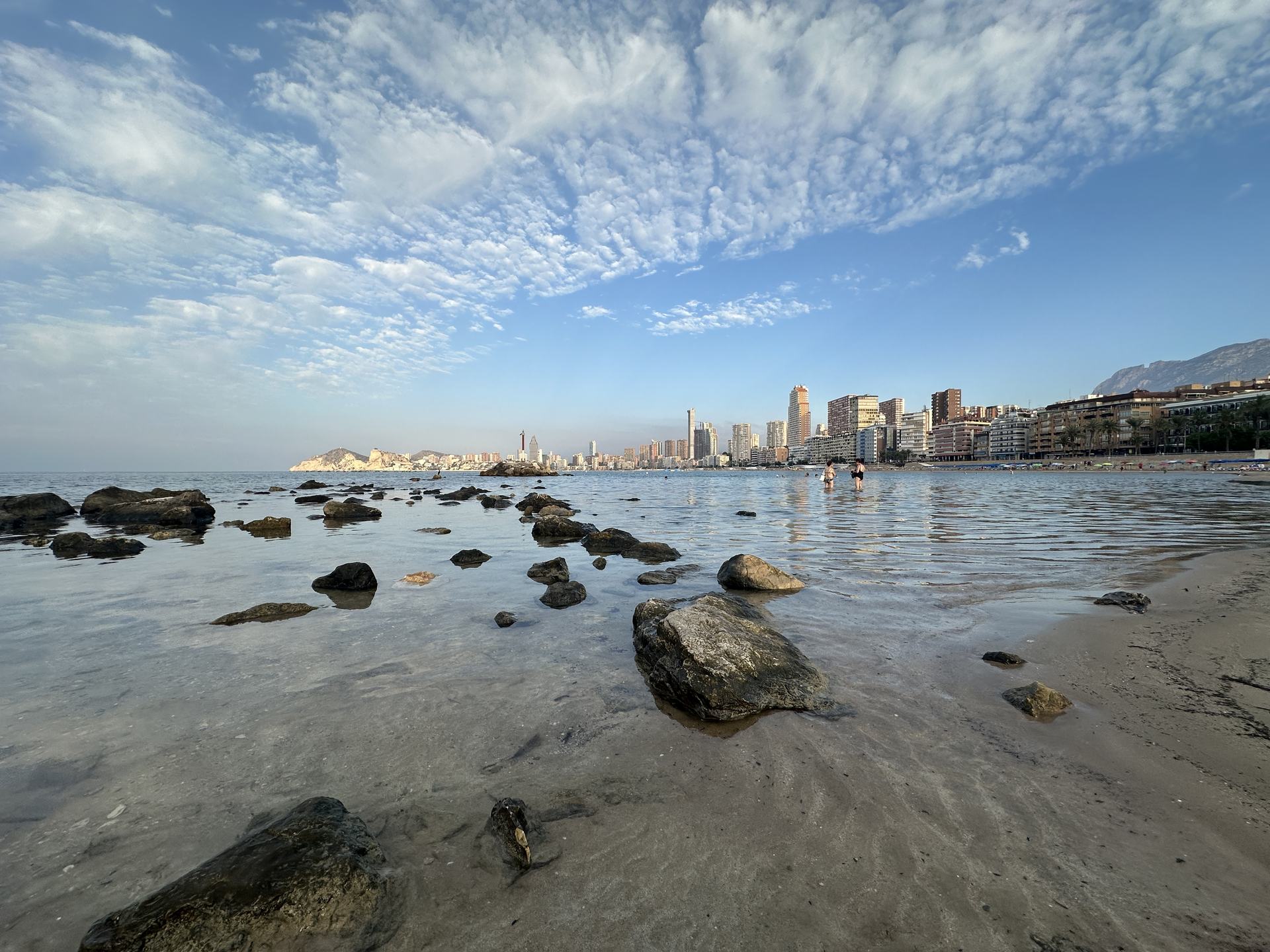 Playa de Benidorm con el skyline de la ciudad, Costa Blanca