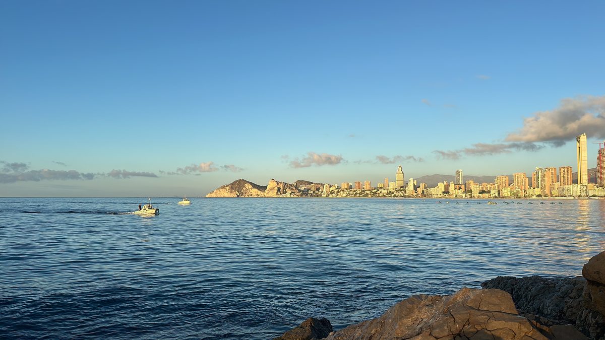 Vista de la bahía de Benidorm desde lo alto